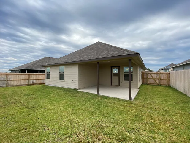 $2,100 | 1008 Davy Street, Brenham, TX 77833