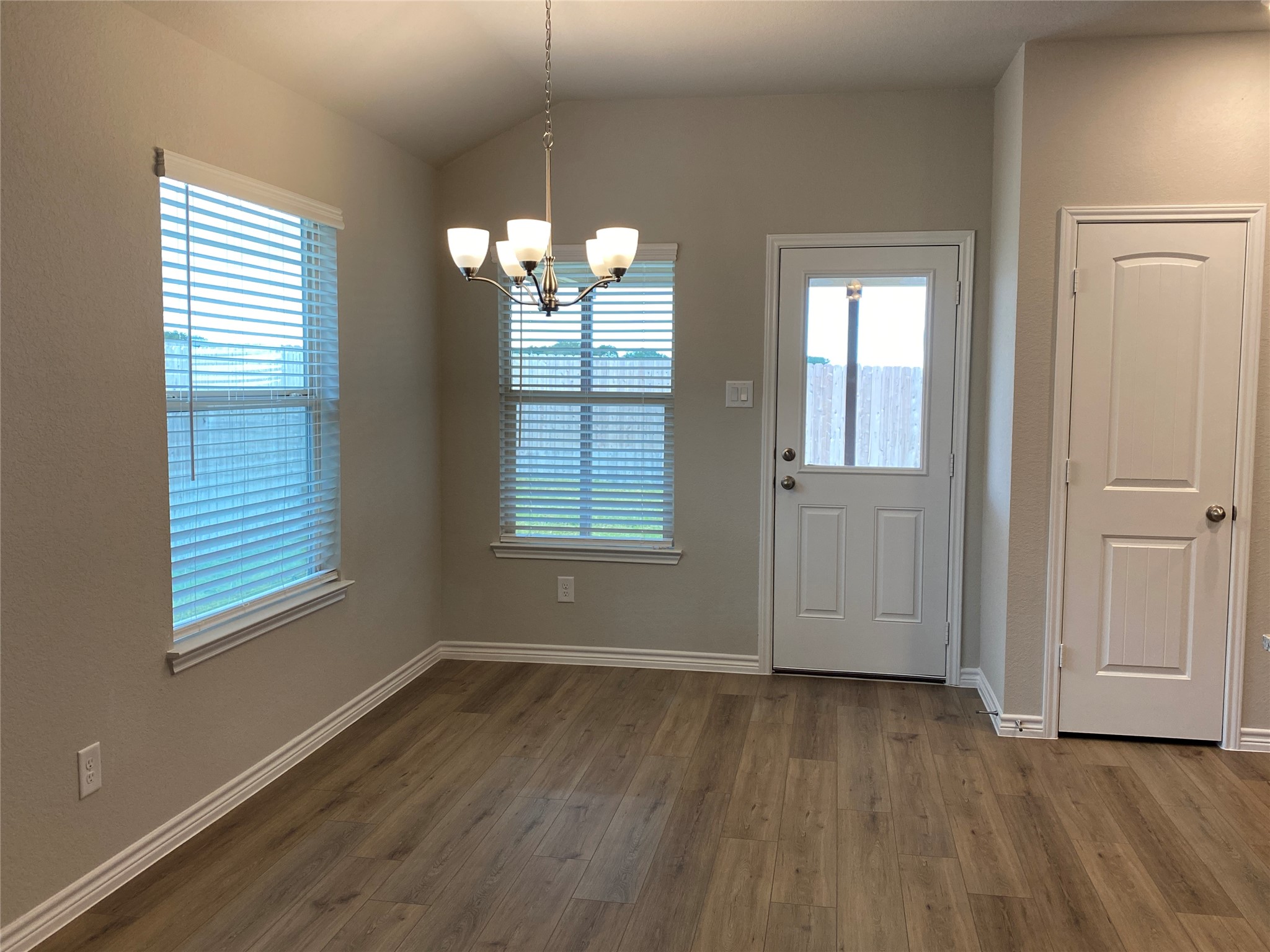 1008 Davy Street Brenham, TX 77833 - Photo 4 of 16