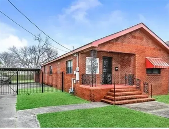 $1,100 | 3121 North Galvez Street, Unit B, New Orleans, LA 70117