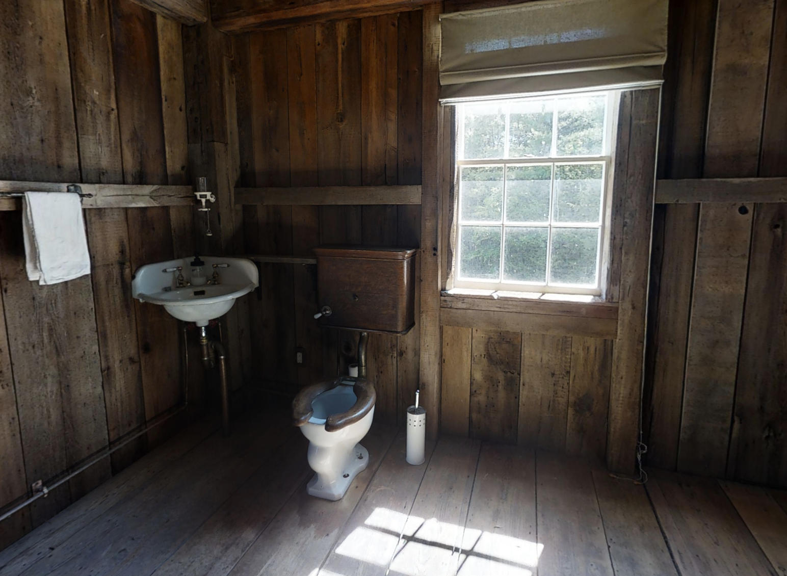 232 Scribners Mills Road Harrison, ME 04040 - Photo 21 of 38 Antique bath