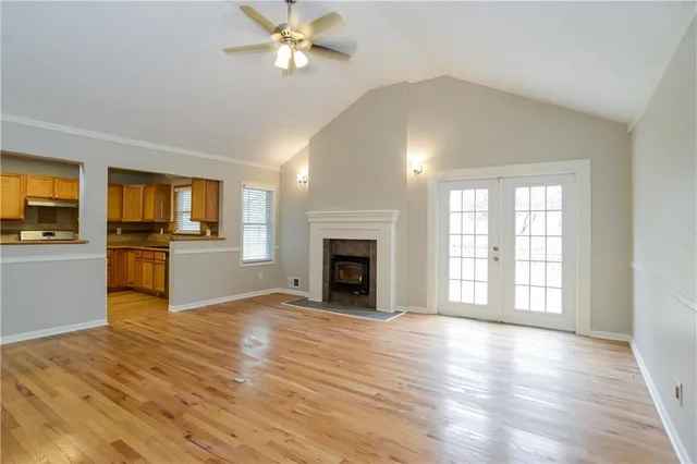 $2,500 | 417 Northeast Colonial Court, Lee's Summit, MO 64064