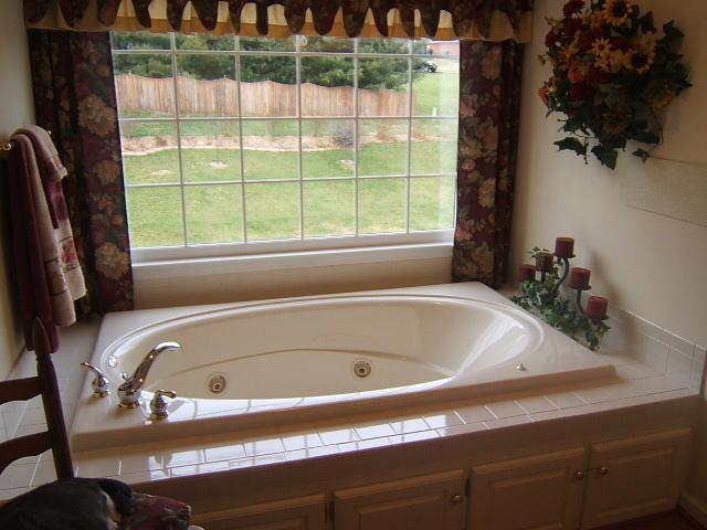 5031 Britaney Road Roanoke, VA 24012 - Photo 13 of 14 whirlpool tub