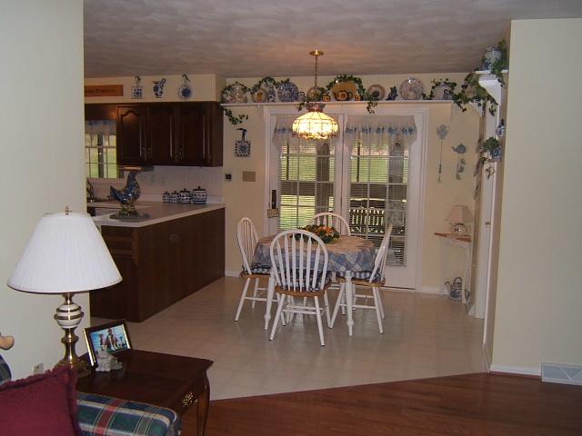 5031 Britaney Road Roanoke, VA 24012 - Photo 5 of 14 eating area