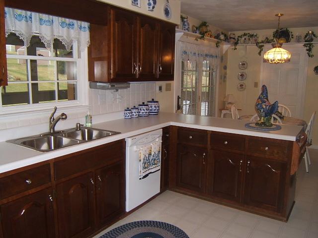 5031 Britaney Road Roanoke, VA 24012 - Photo 7 of 14 kitchen
