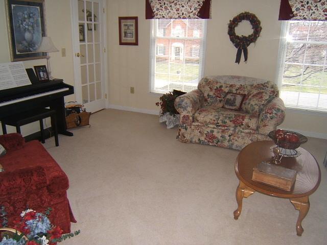 5031 Britaney Road Roanoke, VA 24012 - Photo 8 of 14 living room