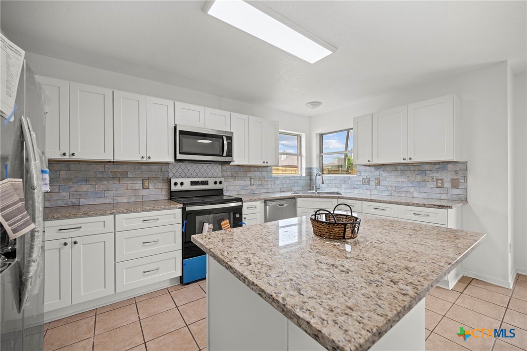 4201 Jim Avenue Killeen, TX 76549 - Photo 1 of 39 Kitchen
