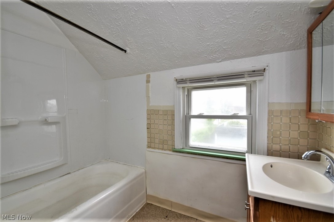 16712 Invermere Avenue Cleveland, OH 44128 - Photo 23 of 27