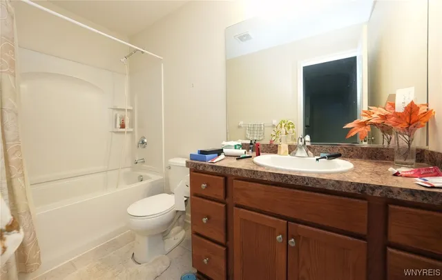 $345,000 | 25 Denton Drive, Lancaster, NY 14086