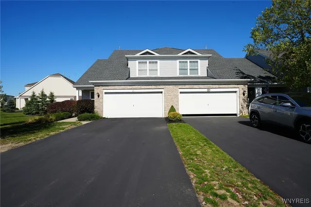 $345,000 | 25 Denton Drive, Lancaster, NY 14086