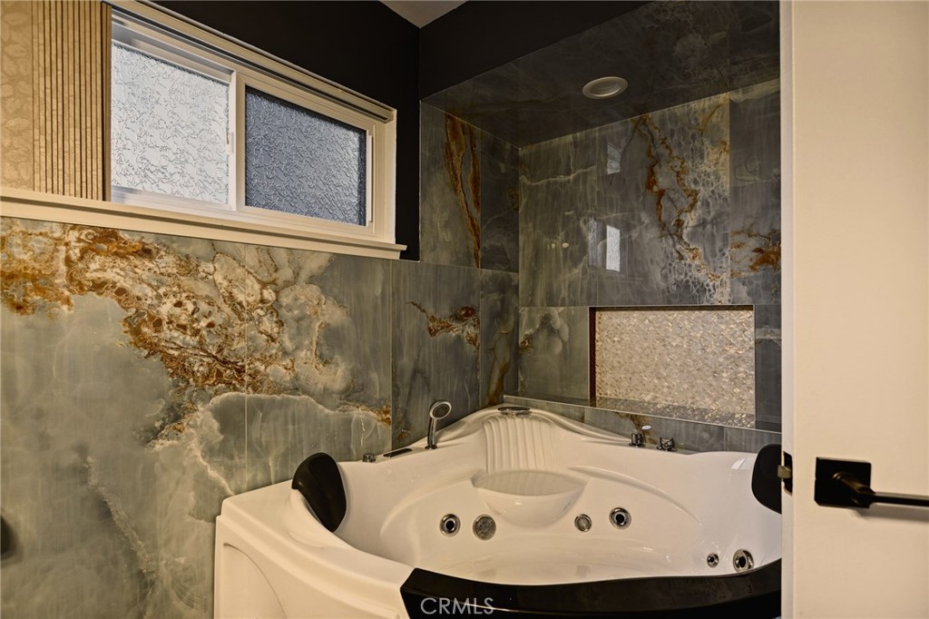 779 Grass Valley Road Lake Arrowhead, CA 92352 - Photo 17 of 27 Gallery Image 17