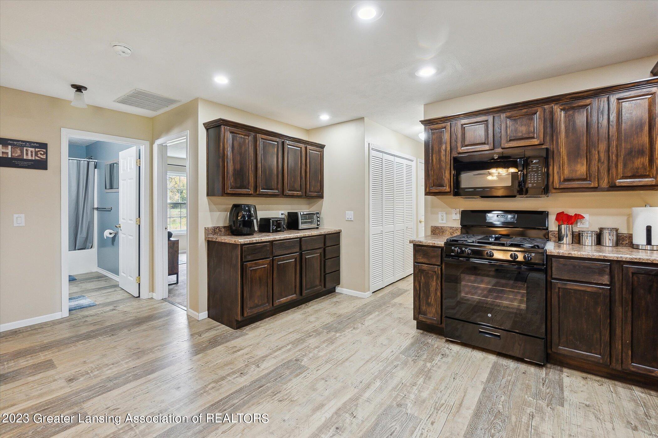 12699 Watson Road Bath, MI 48808 - Photo 11 of 43 11-12699-Watson-Rd-Bath-Twp-MI-48808-Win