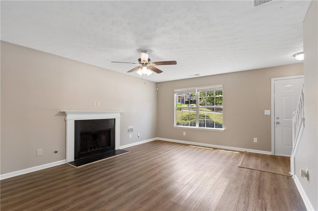 3228 Diamond Bluff Union City, GA 30291 - Photo 3 of 37