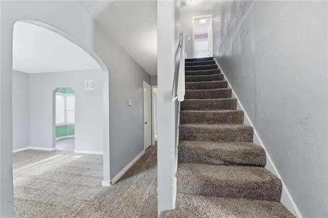 $200,000 | 1230 West 31st Street, Independence, MO 64055