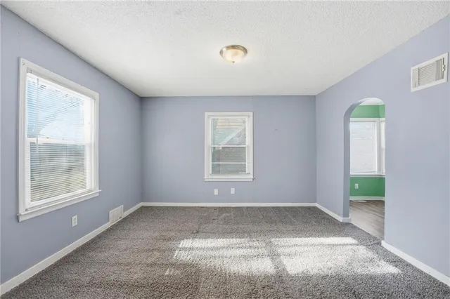 $200,000 | 1230 West 31st Street, Independence, MO 64055