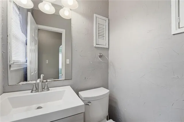 $200,000 | 1230 West 31st Street, Independence, MO 64055