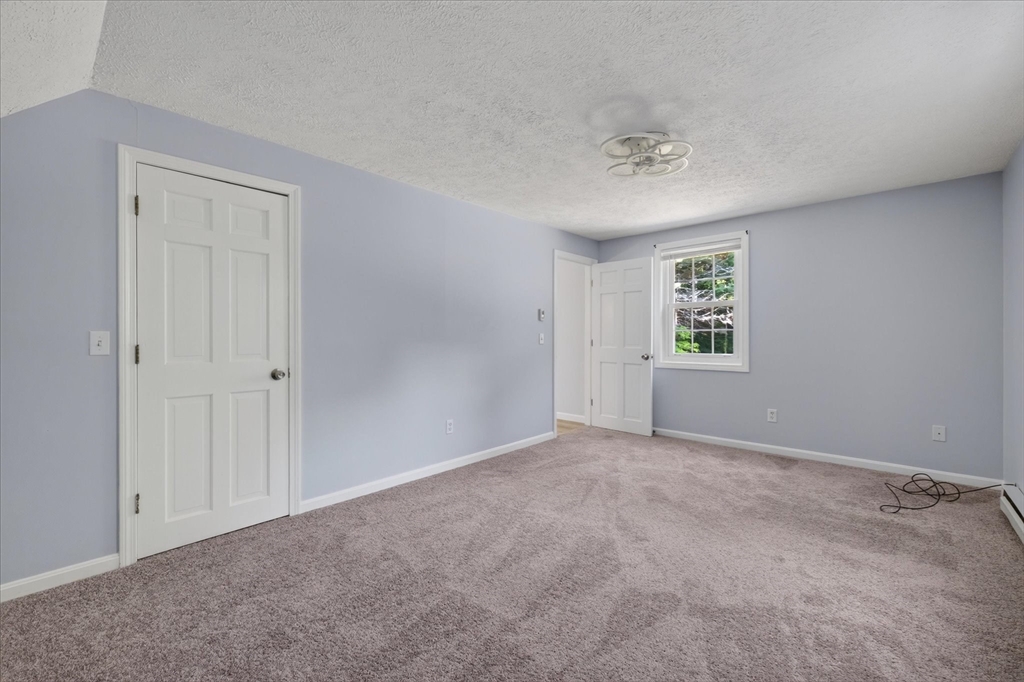 37 Breakneck Road Sturbridge, MA 01566 - Photo 16 of 41
