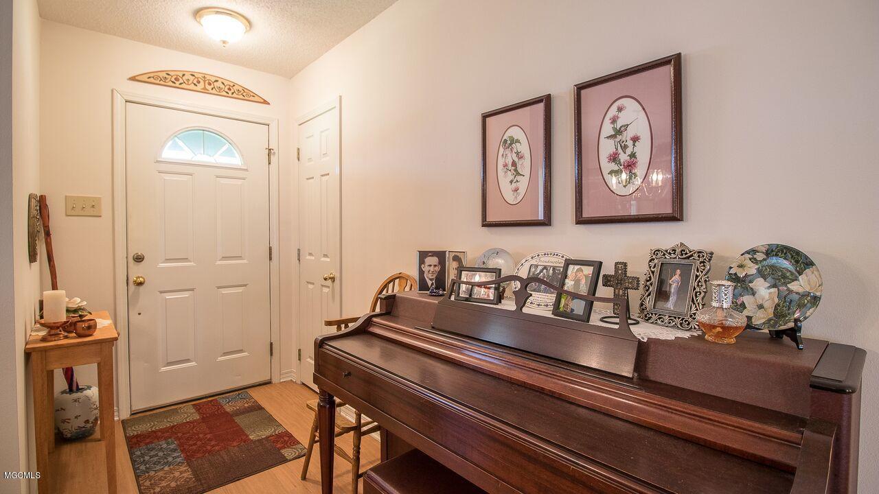 14132 Lumpkin Road Gulfport, MS 39503 - Photo 2 of 23 lumpkin rd. foyer