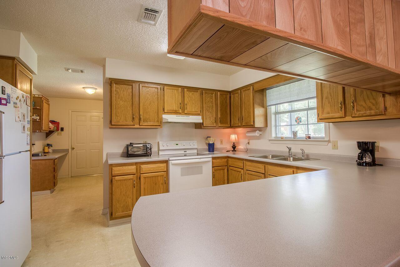 14132 Lumpkin Road Gulfport, MS 39503 - Photo 6 of 23 lumpkin rd. kitchen 2