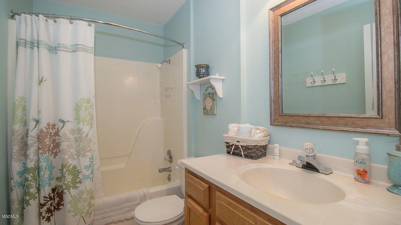 14132 Lumpkin Road Gulfport, MS 39503 - Photo 10 of 23 lumpkin rd. guest bath