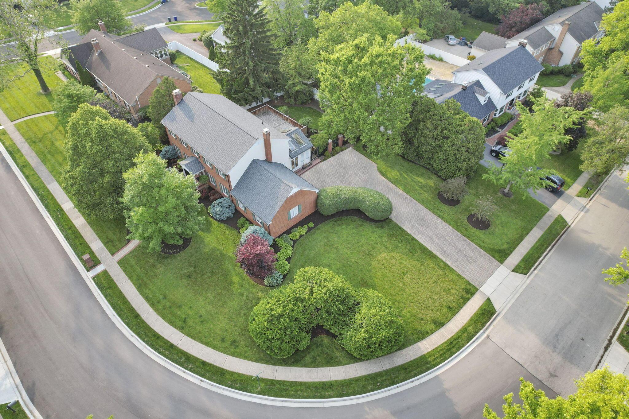 2560 Chartwell Road Columbus, OH 43220 - Photo 33 of 57 2560 Chartwell