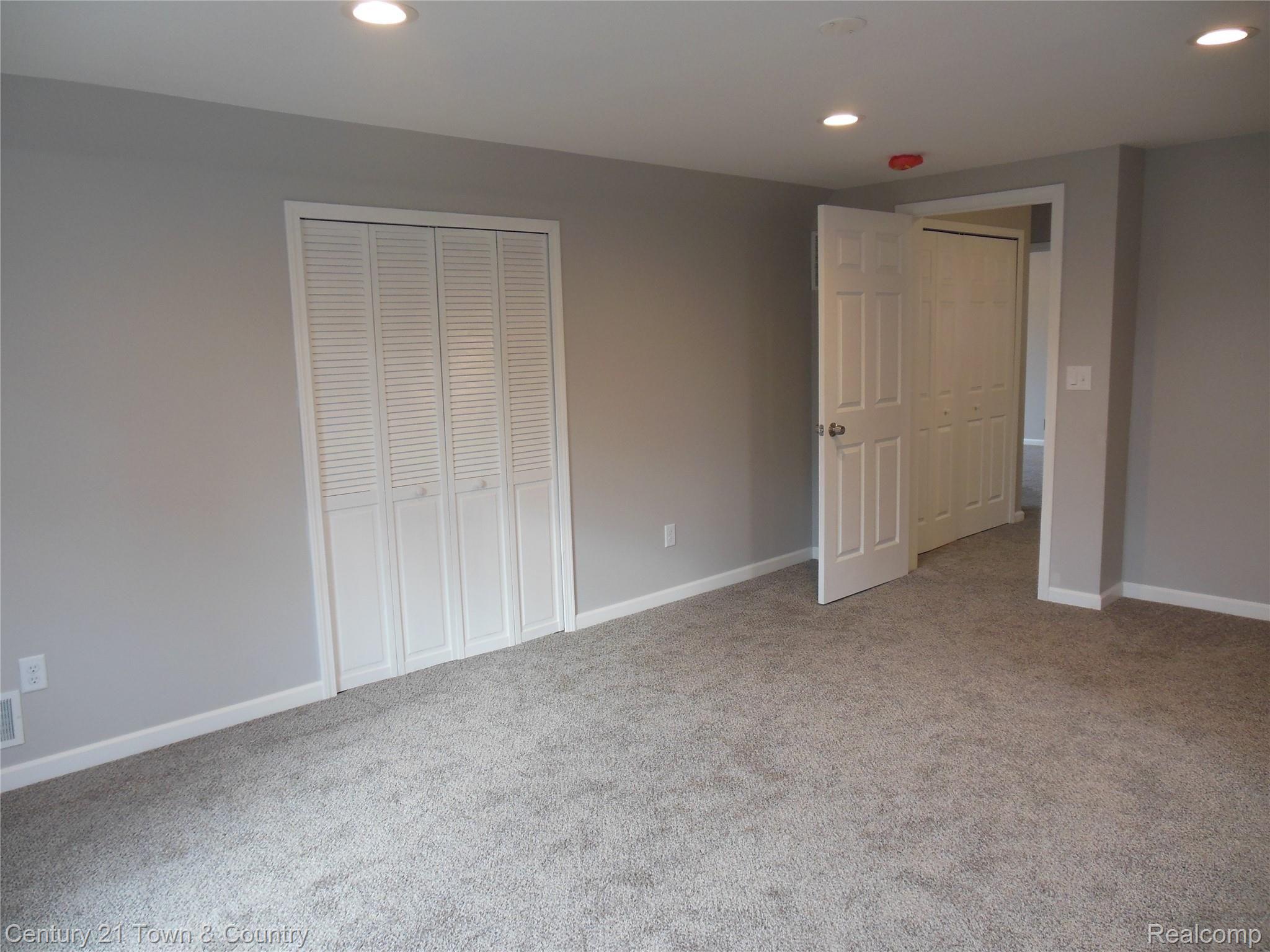 3298 Harrison Avenue Rochester, MI 48307 - Photo 19 of 30 DSCN1505.JPG