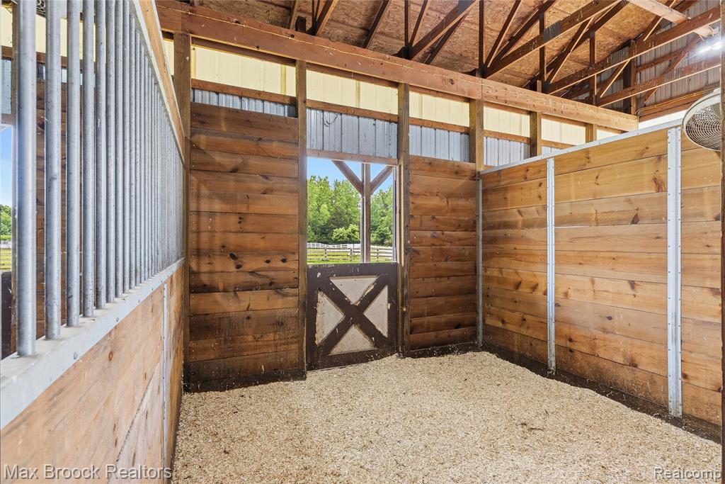 2566 North 5 Mile Road Midland, MI 48642 - Photo 55 of 60