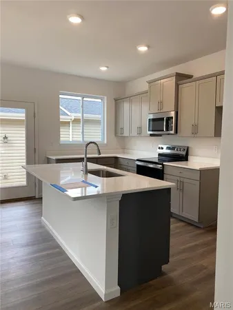 $375,000 | 7123 Trainor Place, St. Louis, MO 63116