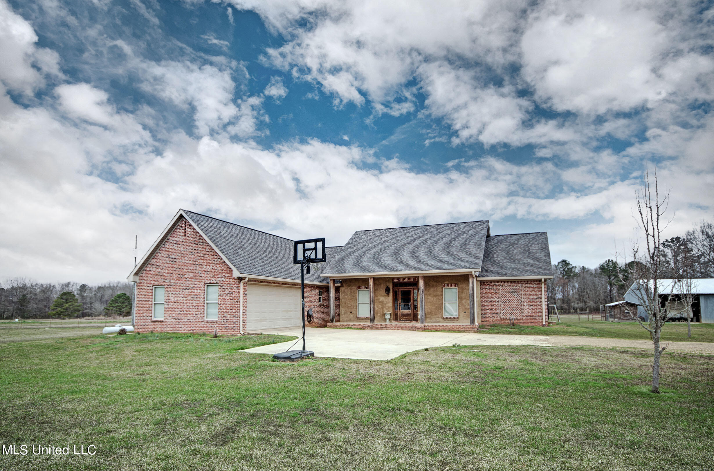 634 Red Oak Road Pelahatchie, MS 39145 - Photo 2 of 10 75C22670-0A7C-441D-B6BC-FD155F1725ED