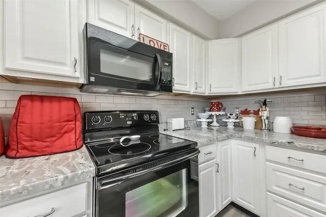 $499,000 | 1236 Sailfish Street, Bayou Vista, TX 77563