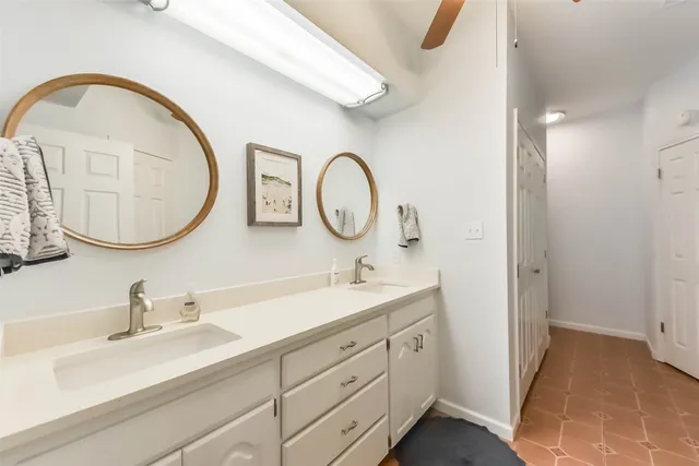 $499,000 | 1236 Sailfish Street, Bayou Vista, TX 77563