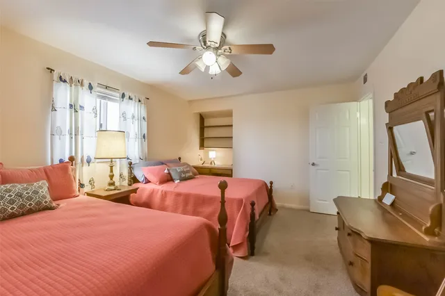 $499,000 | 1236 Sailfish Street, Bayou Vista, TX 77563