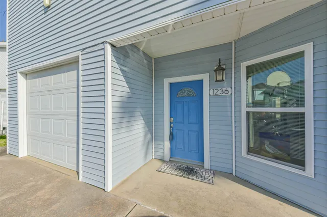 $499,000 | 1236 Sailfish Street, Bayou Vista, TX 77563