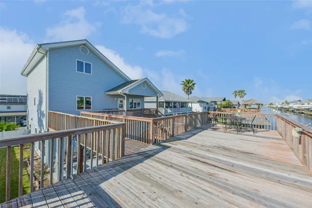 $499,000 | 1236 Sailfish Street, Bayou Vista, TX 77563