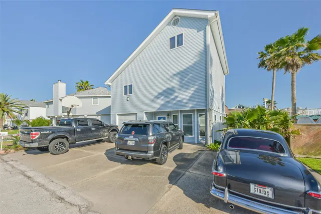 $499,000 | 1236 Sailfish Street, Bayou Vista, TX 77563