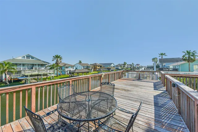 $499,000 | 1236 Sailfish Street, Bayou Vista, TX 77563