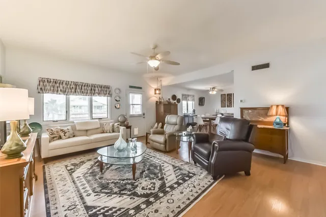 $499,000 | 1236 Sailfish Street, Bayou Vista, TX 77563