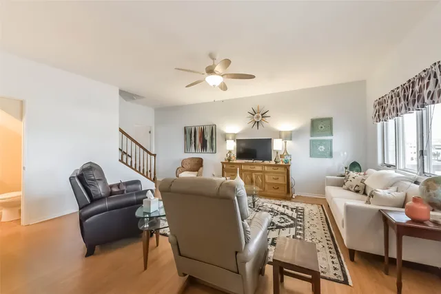 $499,000 | 1236 Sailfish Street, Bayou Vista, TX 77563