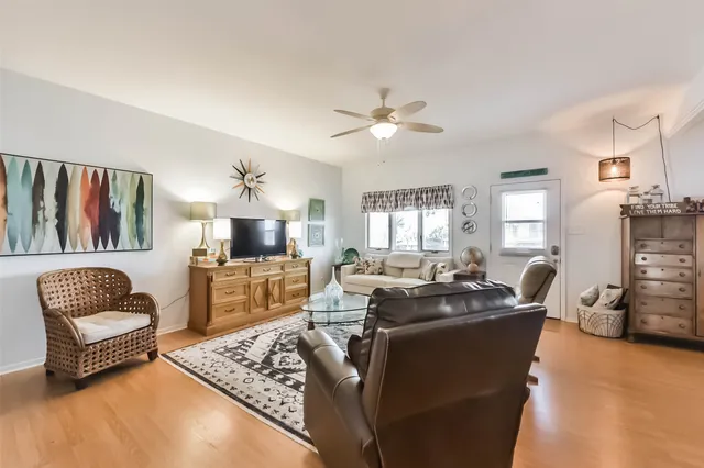 $499,000 | 1236 Sailfish Street, Bayou Vista, TX 77563