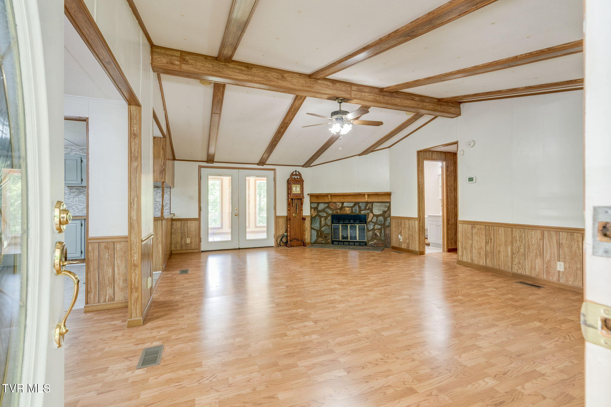 1447 Clawson Road Jonesville, VA 24263 - Photo 4 of 43 003