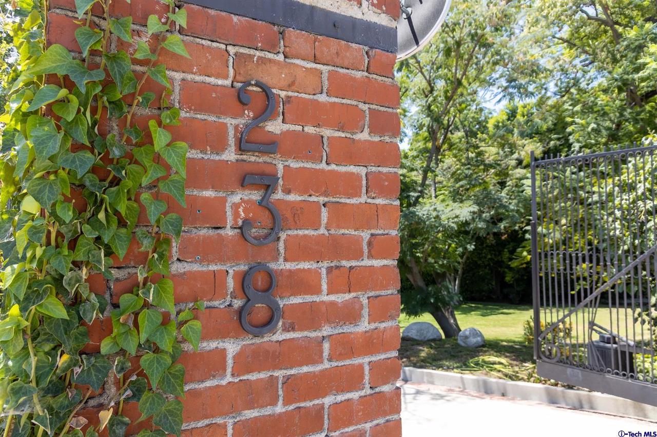 238 West Kenneth Road Glendale, CA 91202 - Photo 1 of 45