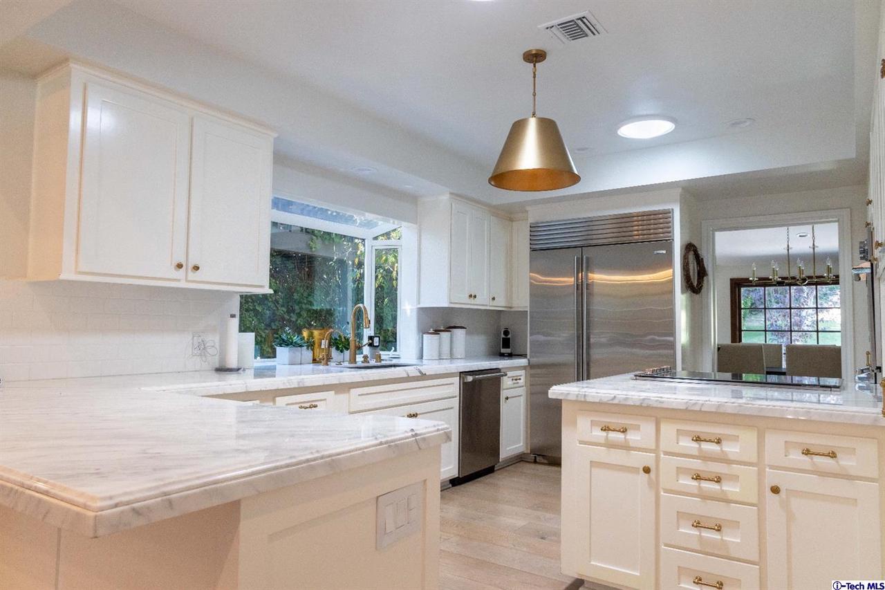 238 West Kenneth Road Glendale, CA 91202 - Photo 18 of 45