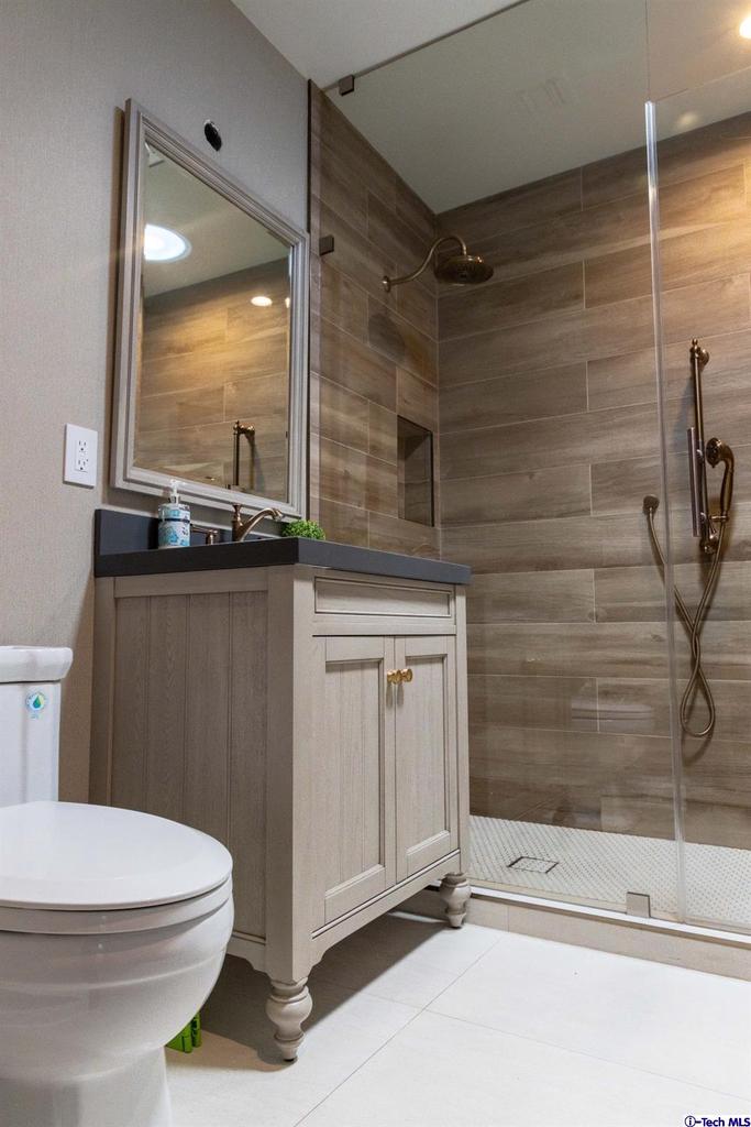238 West Kenneth Road Glendale, CA 91202 - Photo 20 of 45