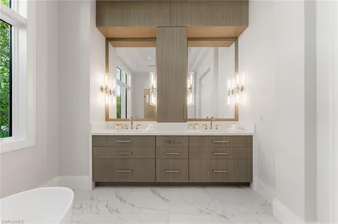 $10,995,000 | 581 14th Avenue South, Naples, FL 34102