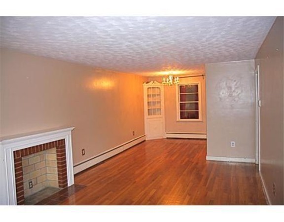93-95 Westview Road Worcester, MA 01602 - Photo 3 of 28