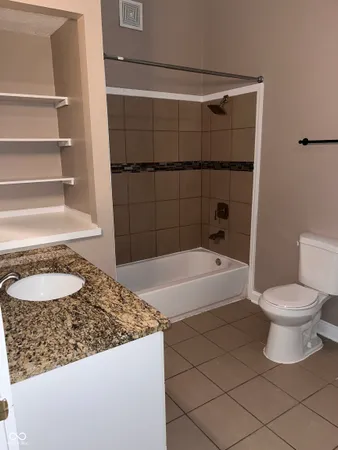 $1,250 | 945 Unit B Fox Hill Drive, Indianapolis, IN 46228