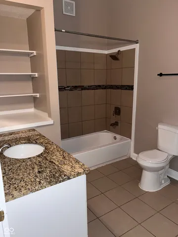 $1,250 | 945 Unit B Fox Hill Drive, Indianapolis, IN 46228