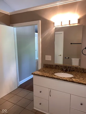 $1,250 | 945 Unit B Fox Hill Drive, Indianapolis, IN 46228