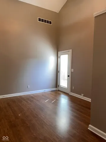 $1,250 | 945 Unit B Fox Hill Drive, Indianapolis, IN 46228