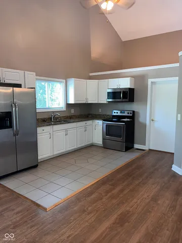 $1,250 | 945 Unit B Fox Hill Drive, Indianapolis, IN 46228