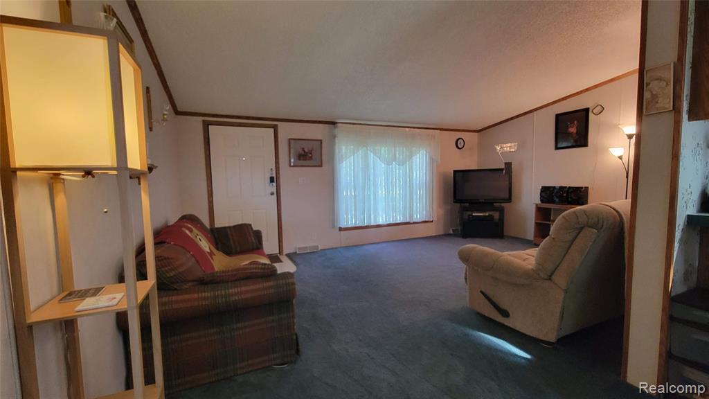 4349 Bay Road Gladwin, MI 48624 - Photo 9 of 26
